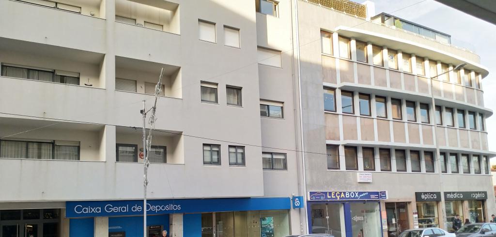 Apartment + Office area PIP for Apartment Area 145m2 with private parking for 2 cars